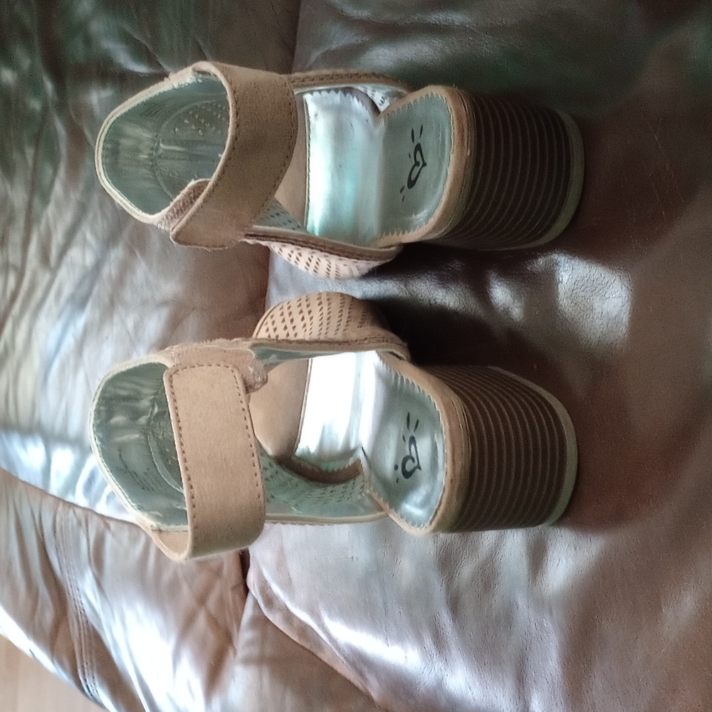 Shoes - Picture 3 of 3
